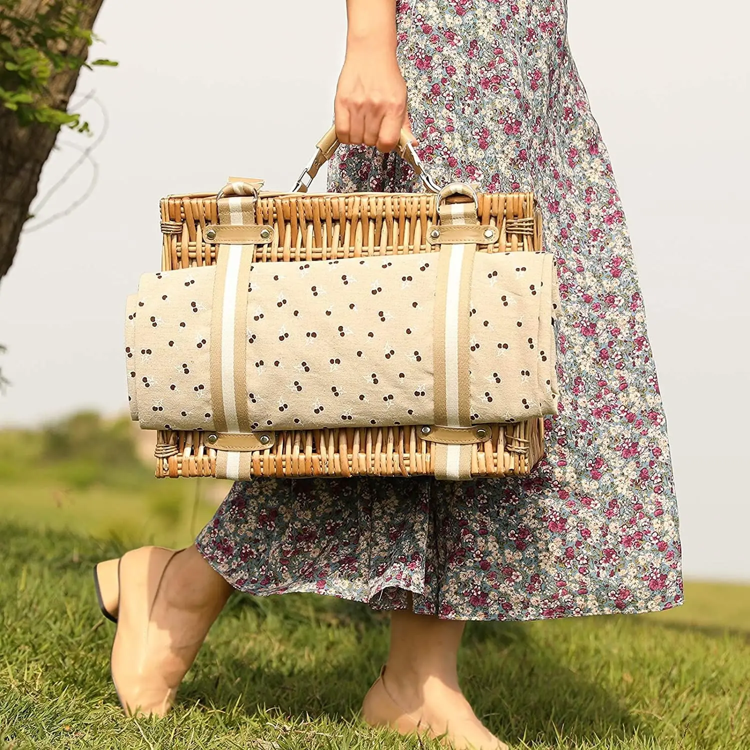 2-Person Willow Wicker Picnic Basket Set with Large Insulated Cooler Bag and Waterproof Picnic Blanket, Outdoor Camping Picnic Hamper for Couples, Birthday