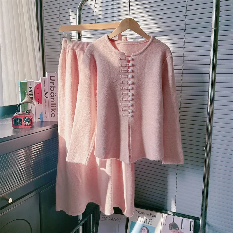 

2024 new autumn and winter fashionable retro long-sleeved knitted sweater two-piece suit skirt