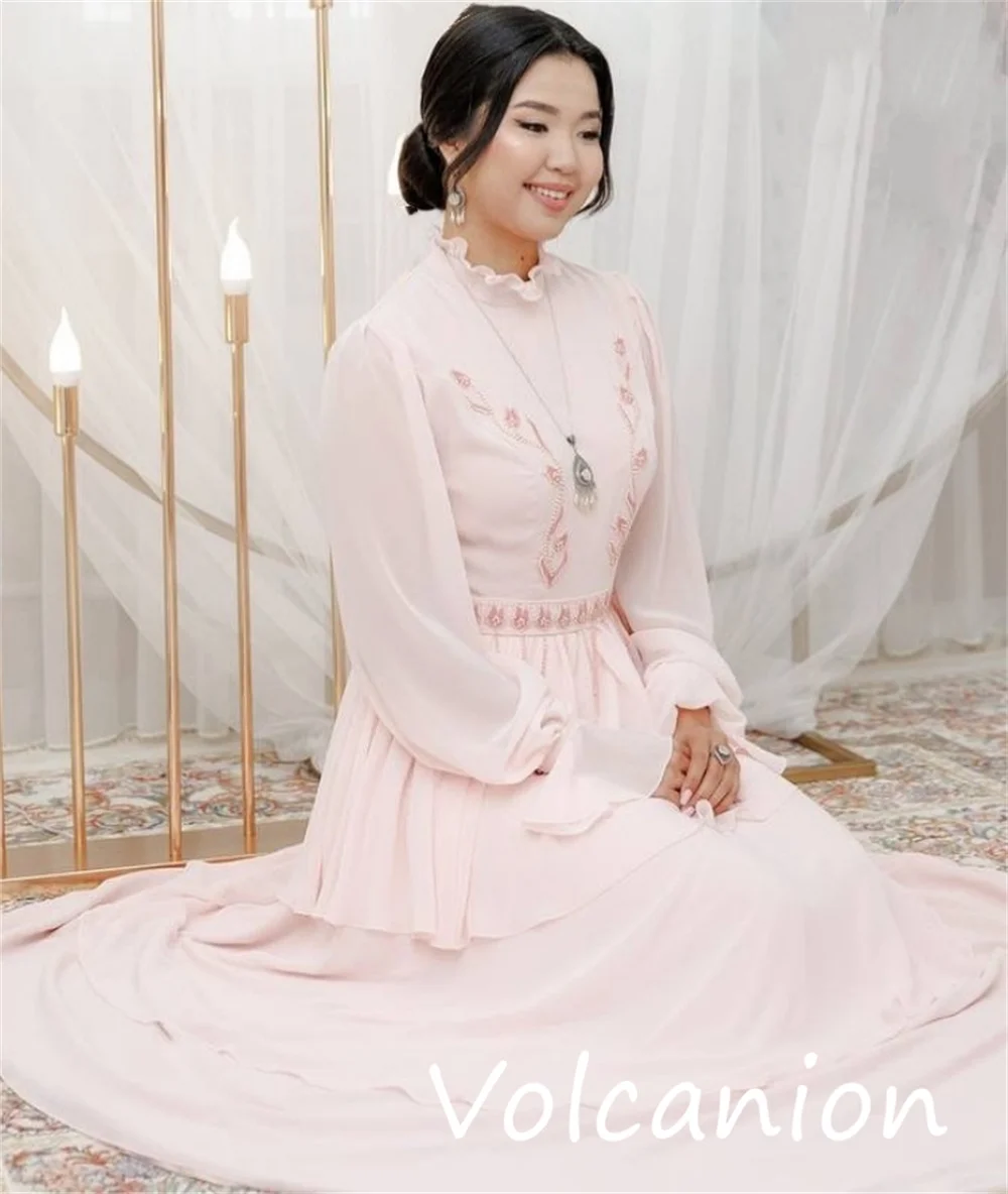 تخصيص الكلاسيكية مطابقة الشيفون مطرزة الطية ألف خط عالية الياقة فساتين طويلة مناسبة مخصصة بسيطة