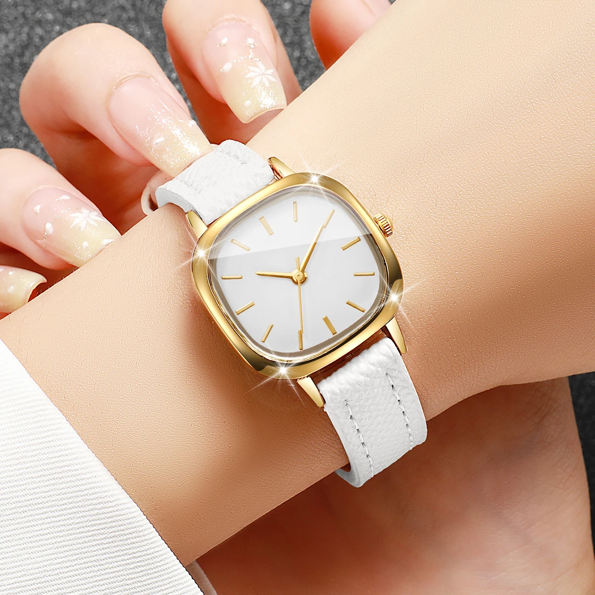 Elegant Golden Square Dial Women Quartz Watch Casual Leather Strap Ladies Dress Wristwatches Relogio Feminino（Without Box）