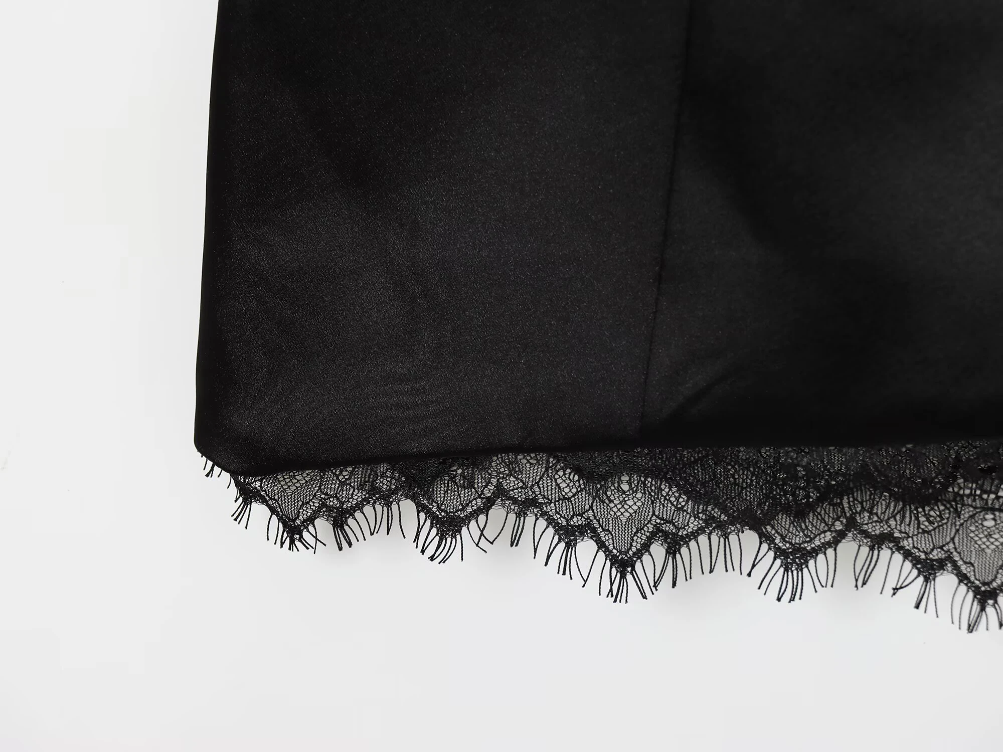 유럽 및 미국 2025 가을 신상 여성 의류 기품 있는 민소매 슬림핏 레이스 새틴 질감의 짧은 드레스