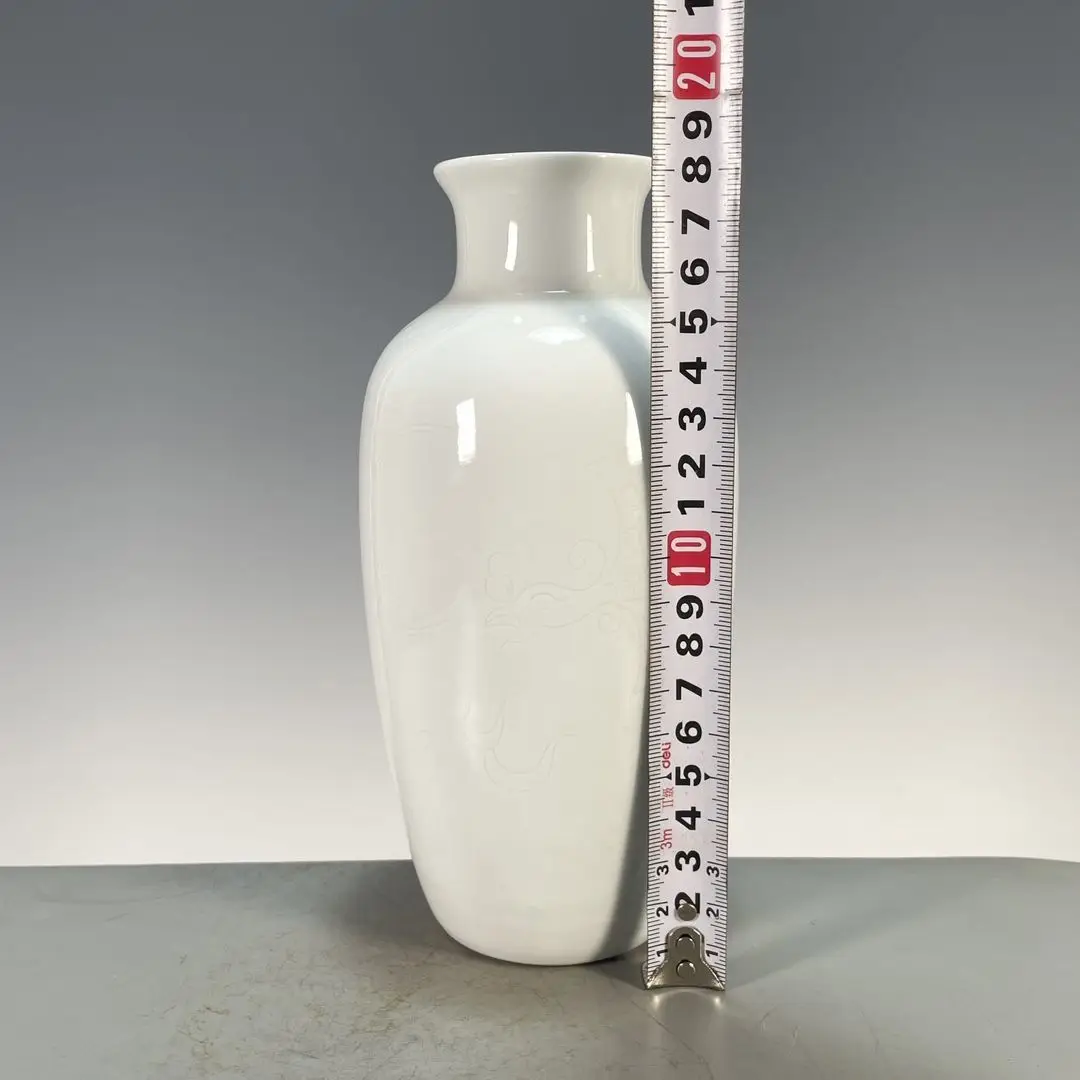 Official Kiln Thin-body Porcelain Appreciation Vase with Subtly Carved Phoenix Patterns