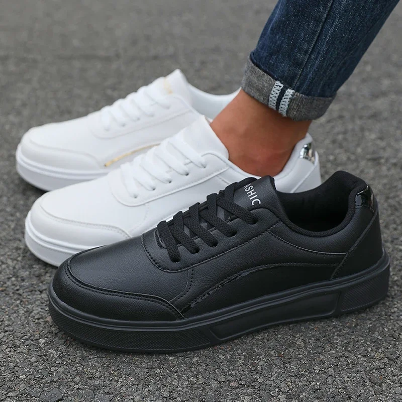 Sepatu Olahraga Potongan Rendah Hitam Putih Sepatu Skateboard Sepatu Bersol Tebal Kota Bertali Modis Cocok untuk Anak Laki-Laki dan Perempuan