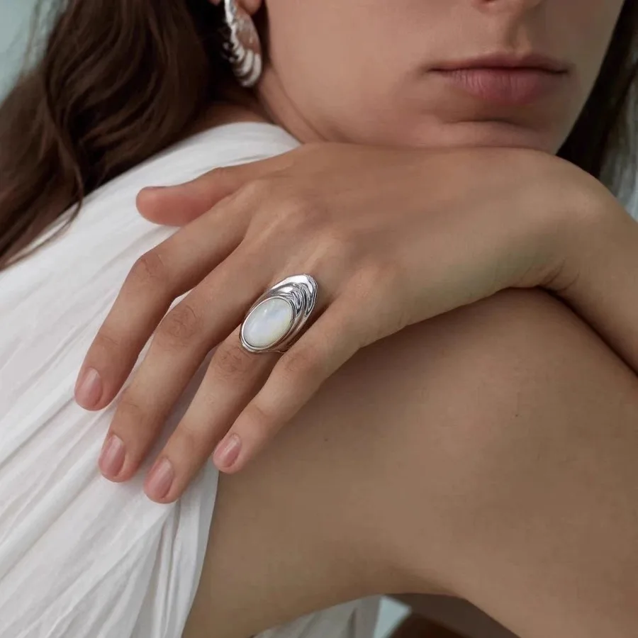 Women Exaggerated Oval White Shell Index Finger Ring Natural Mother Of Pearl Niche Trendy Light Luxury Daily Wearing Ring