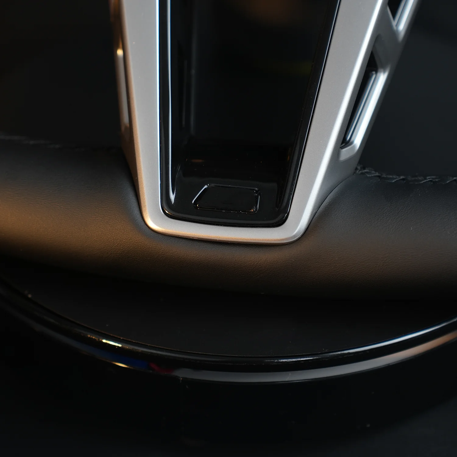 M Sports Car Steering Wheel for BMW E90 E60 E46 E81 E82 E87 E88 E89 E91 E92 E93 E61 E84 E70 E72 E71 E92 E93 M3 M5 X5 X6 X5M X6M