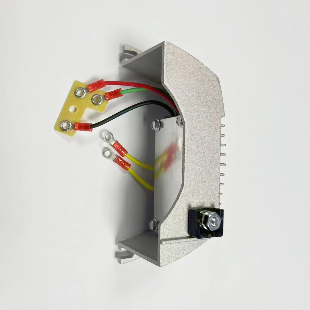 Regulator generatora do autobusu CMB 3238VC 3239VC 150A 3108C