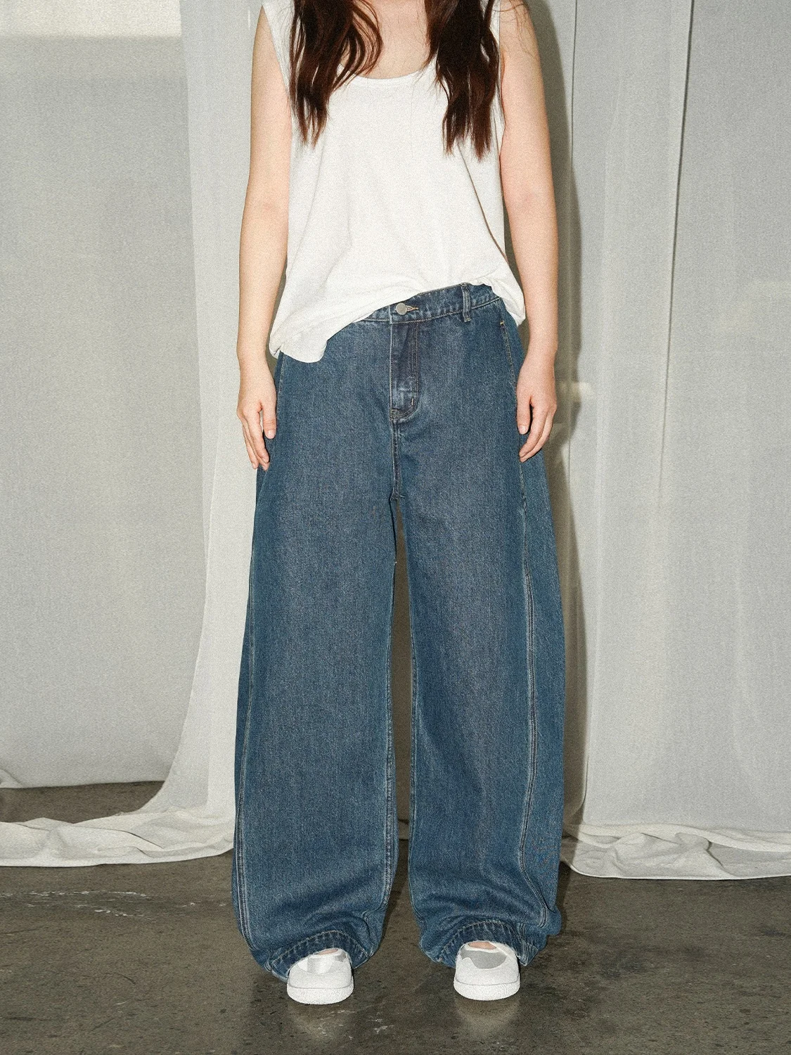

Casual Lazy S-shaped Jeans Women's Versatile High Waist Button Closure No Stretch Fabric Spring 2026 Collection