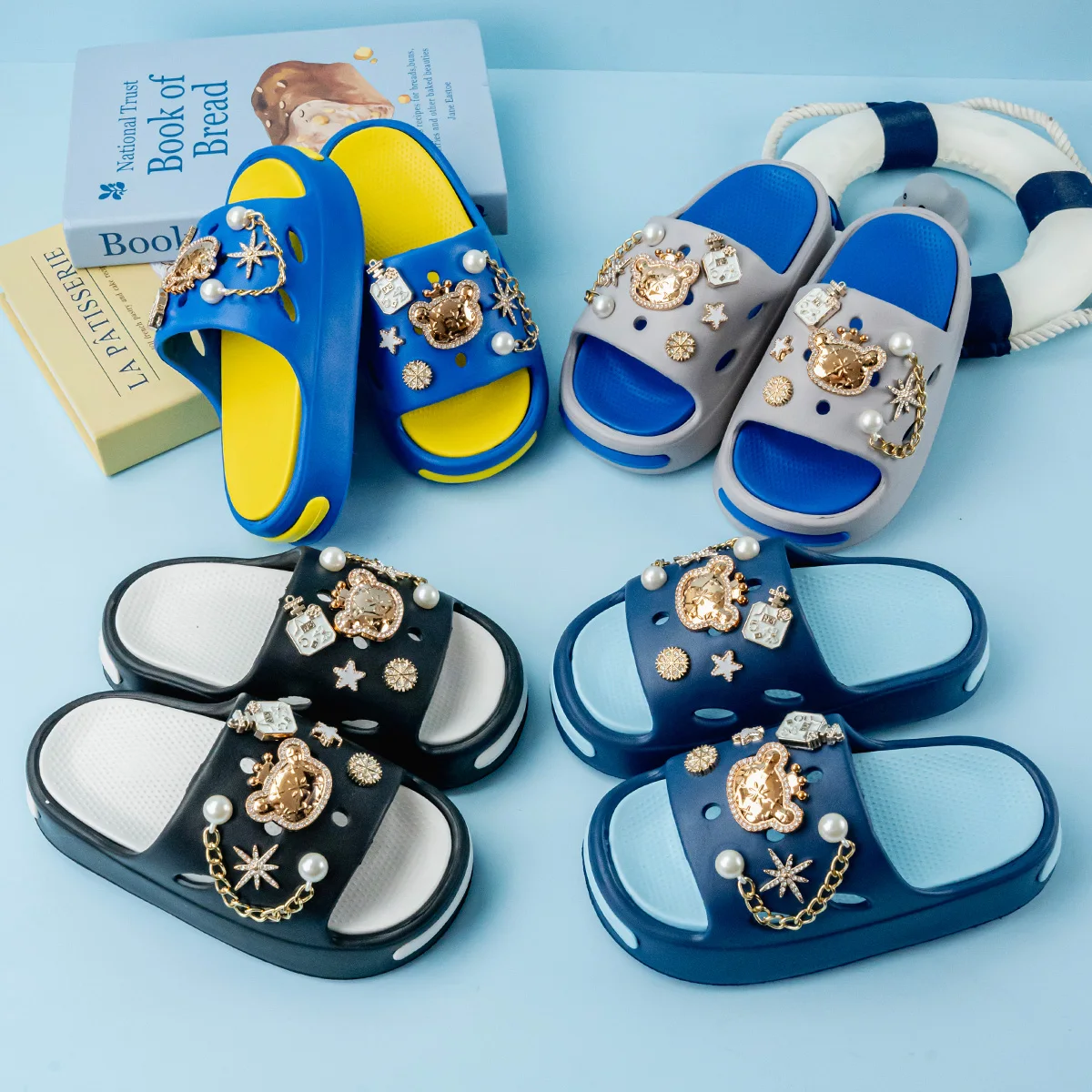 New Popular Cartoon Crown Gold Bear Versatile Eva Slippers for Boys and Girls, Fashionable Dual-Color Soft-Soled Non-Slip Sandals 831