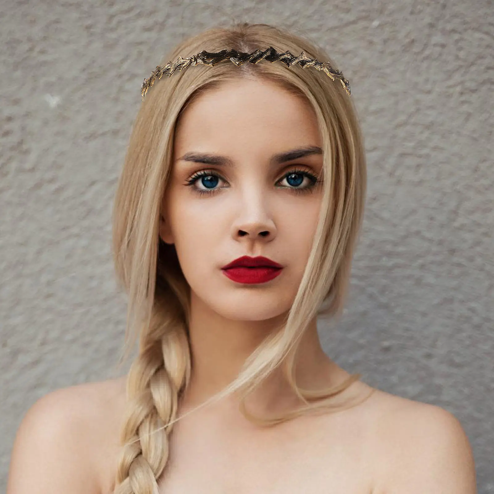 

Elegant Wave Crown Headband Women Vintage Inspired Twisted Weave Minimalist Hair Accessory Retro Crown Tiara for Wedding