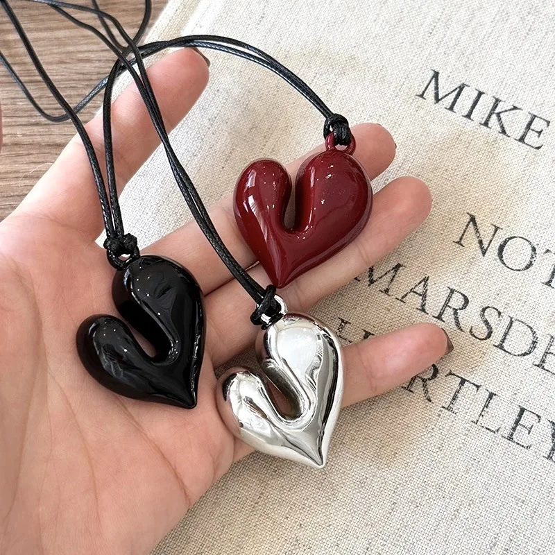 Vintage Red Heart Pendant Necklace For Women Aesthetic Love inspired choker New Fashion Romantic Heart Necklace Jewelry Gifts
