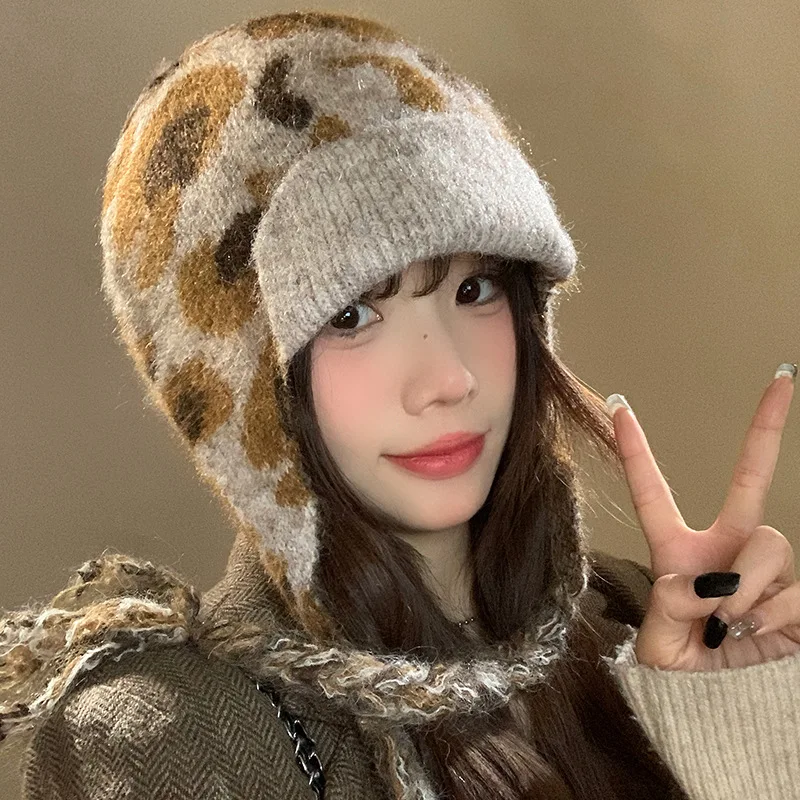 Leopardo Imprimir Torção Trança Chapéu De Lã Mulheres New Outono Inverno Virando Borda Retro Proteção de Orelha Winterproof Lei Feng Pullover Cap