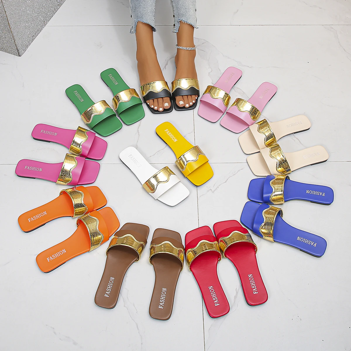 2026 New Fashion Color Matching Design Open Toe Slippers Summer Women's Square Crocodile Pattern Metal Wave Beach Flat Slippers