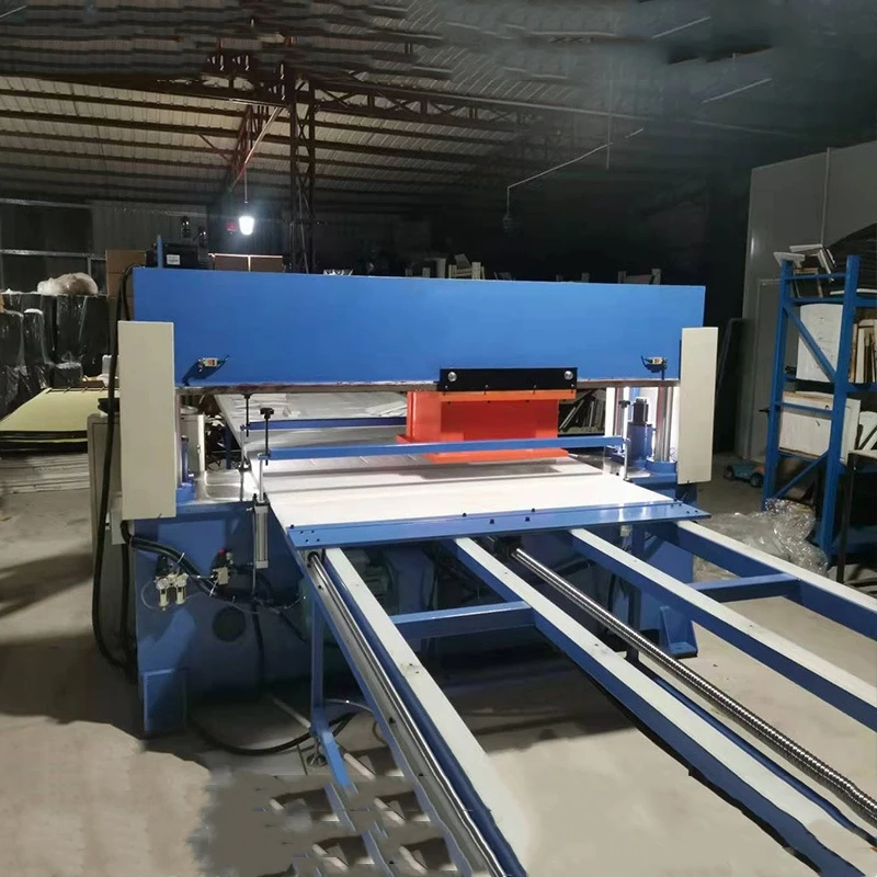 Automatic CN Interior Leather & Fabric Cutting Machine Scillating Oscillating Knife  for Cloth Applications