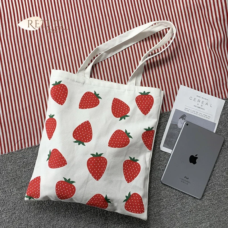 Large Capacity Cute Strawberry Canvas Tote Bags for Work Commuting Carrying Bag College Style Student Outfit Book Shoulder Bag