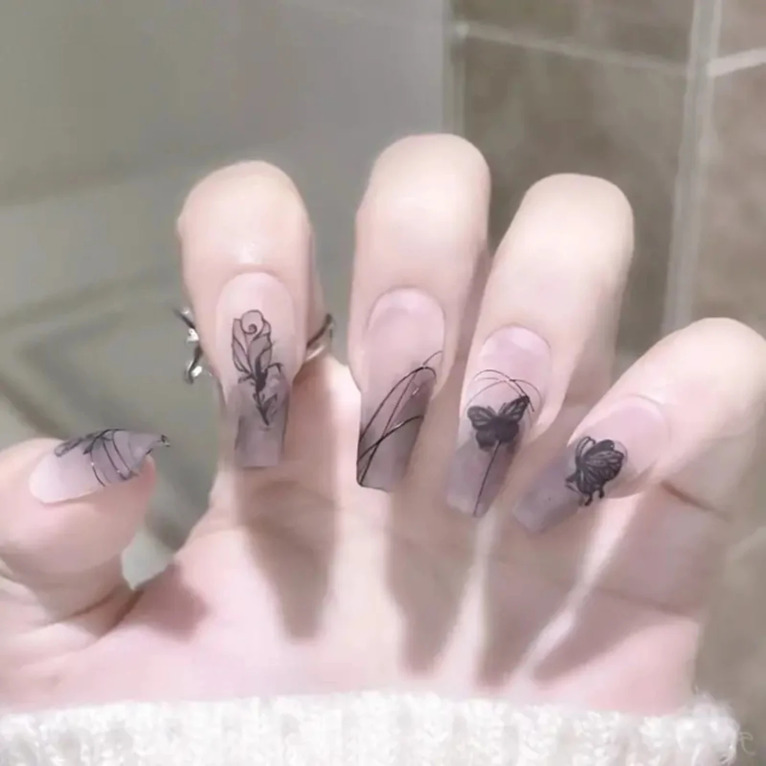 

Rose, Butterfly, and Ink-Printed Nail Patches with Matte Finish - A Stunning Piece for Line Manicure