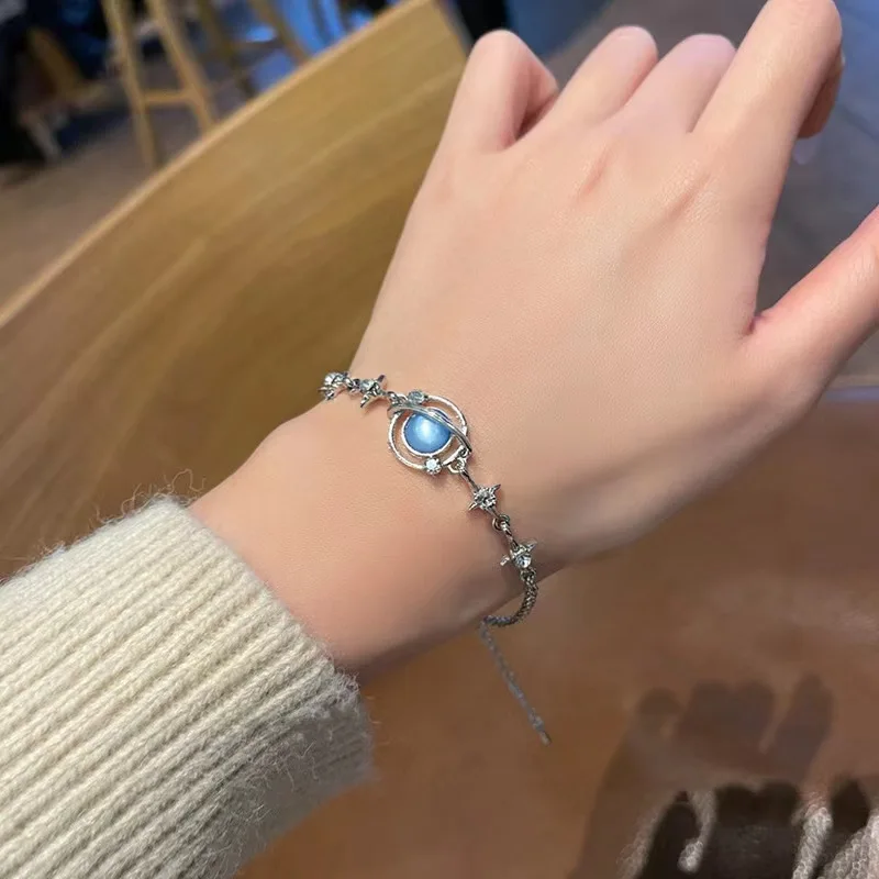 

Personalized Fashion Geometric Planet Bracelet Niche Light Luxury Women's Holiday Gift Hand Accessories Wholesale Direct Sales