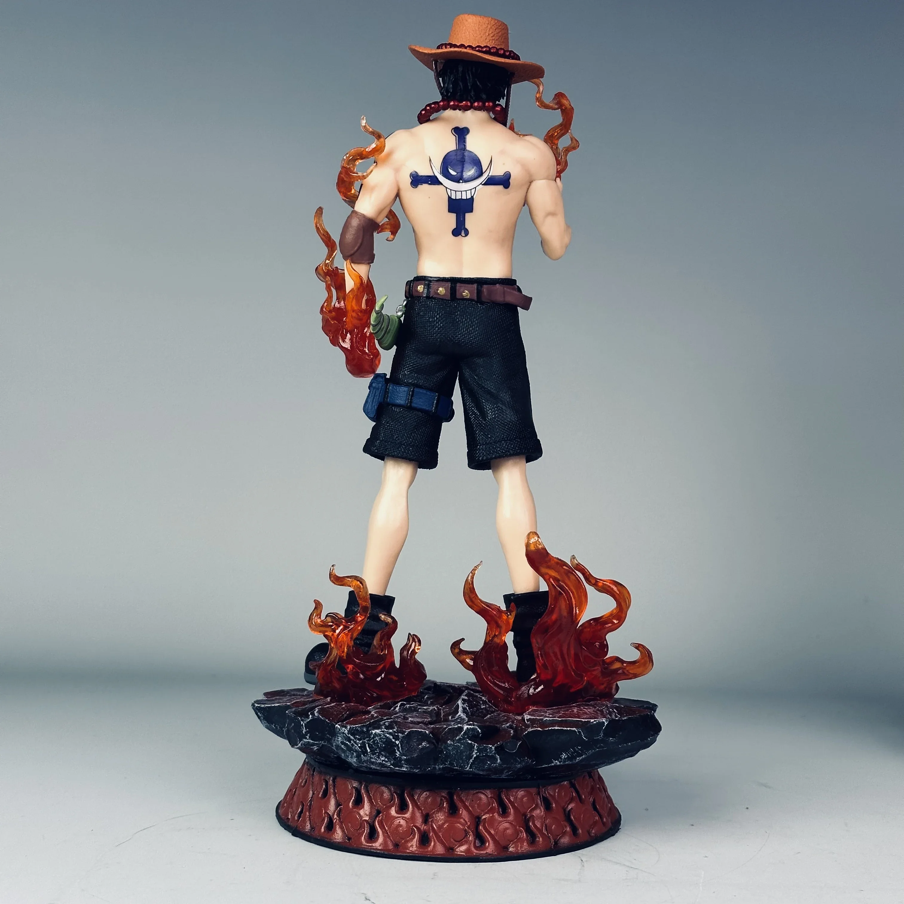 نموذج مجسم أنيمي من سلسلة Fire Fist Ace Pop مقاس 25 سم مقاس 25 سم لكل من الرجال والنساء ألعاب تزيين سطح المكتب
