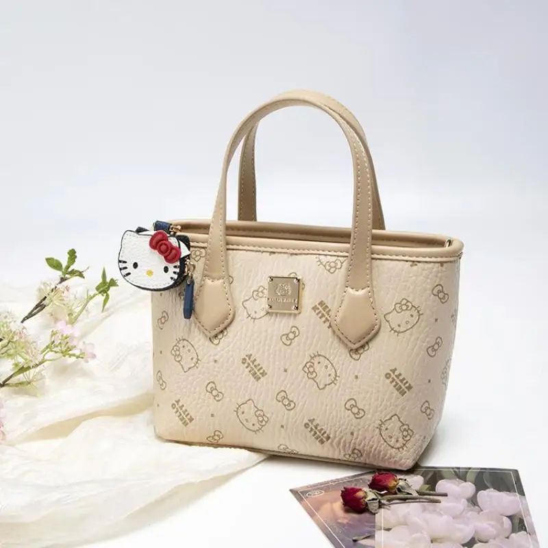 Sanrio Hello Kitty Personalizowany Kreatywny Skórzany Brelok do Kluczy KT Kot Modne Dodatki Odzieżowe Prezenty na Boże Narodzenie i Urodziny