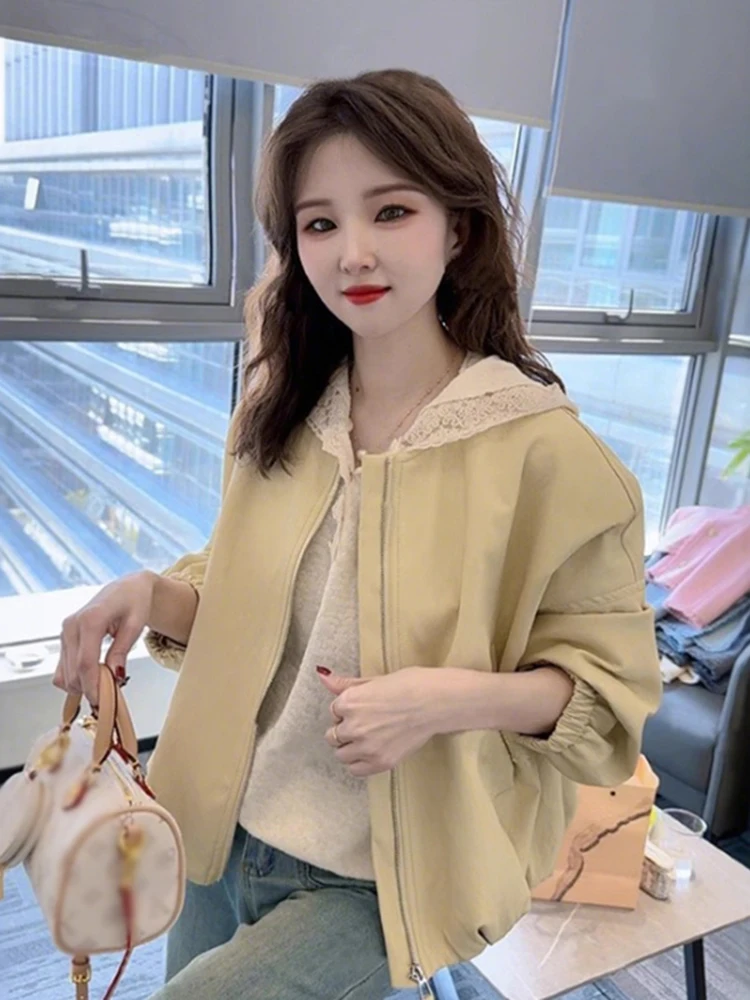 Jaqueta de Couro Feminina Sli Fashionável, Estilo Motociclista Solto, Nova Coleção Primavera, Efeito Rejuvenescedor, Toque Sofisticado e Doce