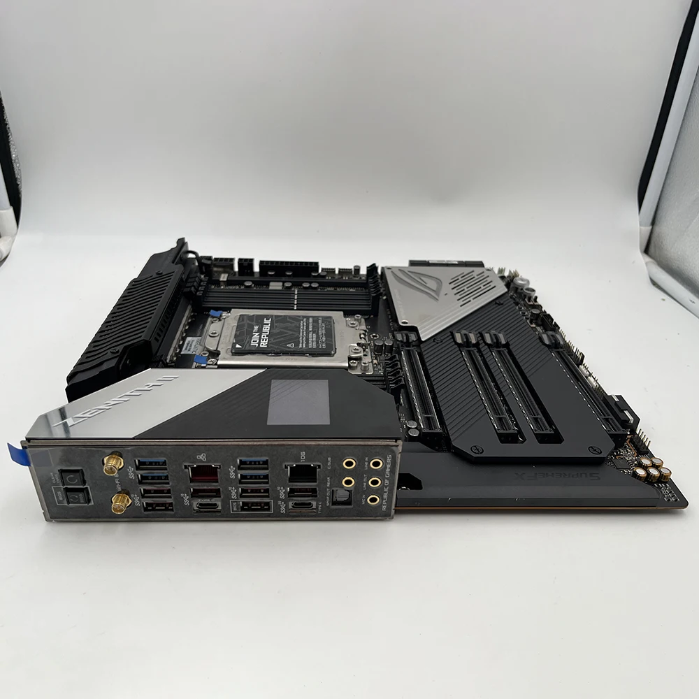 اللوحة الأم للألعاب ROG Zenith II Extreme Alpha TRX40 المقبس sTRX4 DDR4 M.2 USB3.2 E-ATX