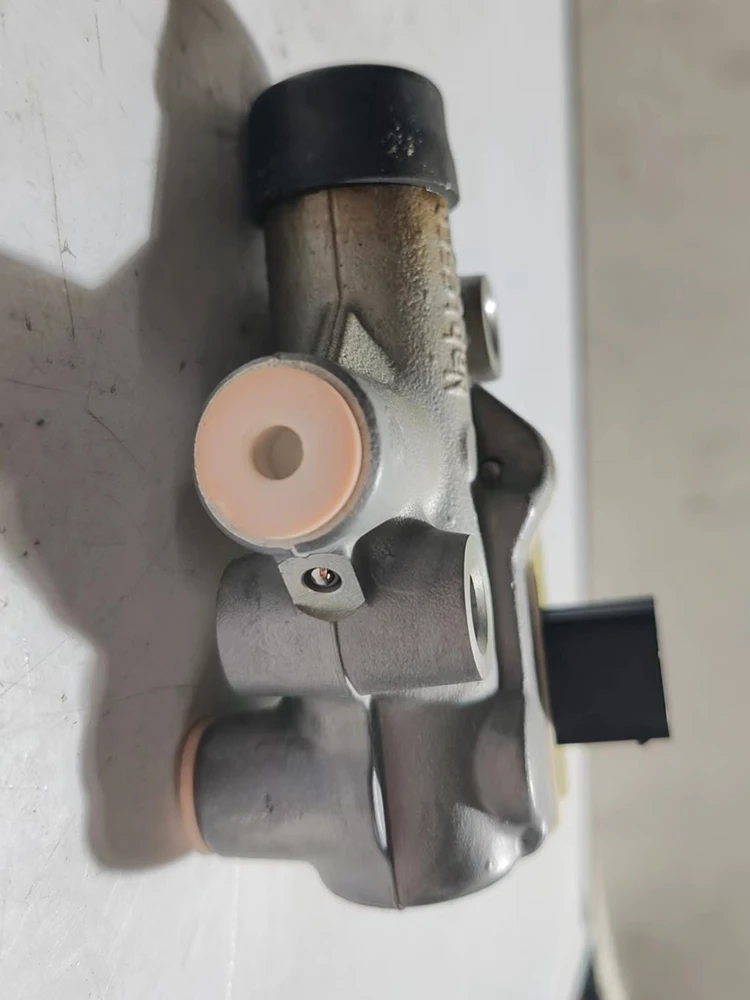 

Главный цилиндр сцепления 37230AJ030 для Subaru Legacy(2010 2,0) MT