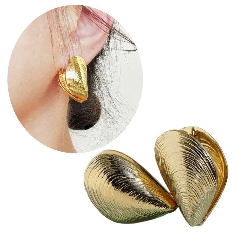 Elegant Shells Pattern Ear Studs Pectinid Ear Buckles Comfortable Earrings Fashionable Ears Jewelry for Women XXFB