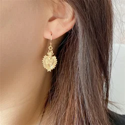 New Arrivals Gold Color Plating Textured Heart Charm Hoop Earrings For Women Girl Lovely Unique Chic Gothic Jewelry Accessory