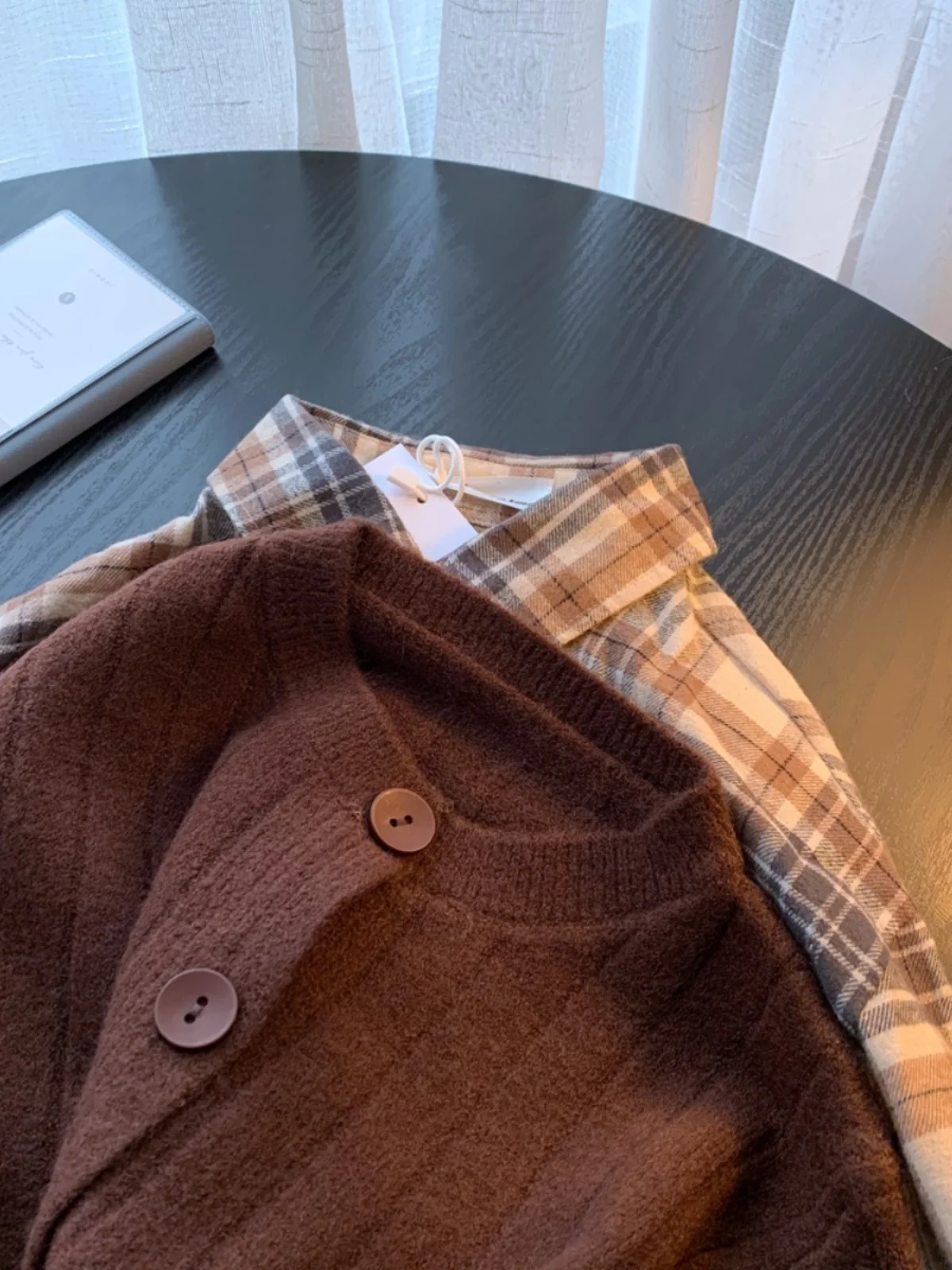 Kardigan damski z dzianiny w kolorze fioletowym, na wiosnę, wyszczuplający, w pionowe paski, jednolity kolor, casualowy, modny, dekolt w serek...