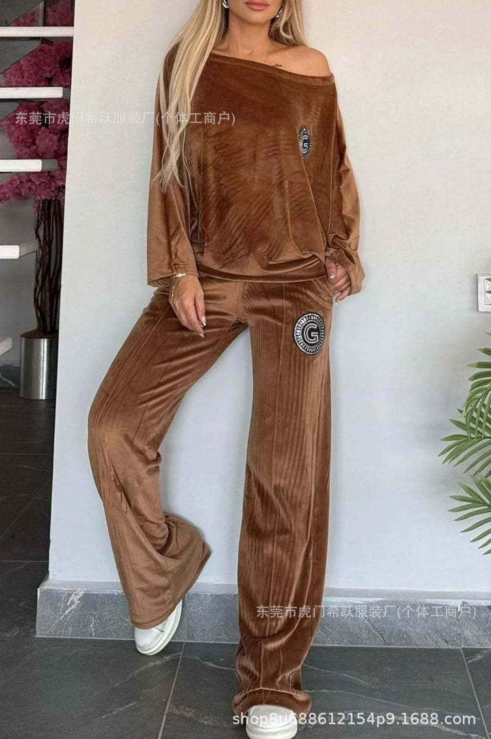 Women\'s Suit 2025 Women\'s Spring Gold Velvet Solid Color Round Neck Bat Sleeve Fashion Casual Applique Two-piece Set for Women