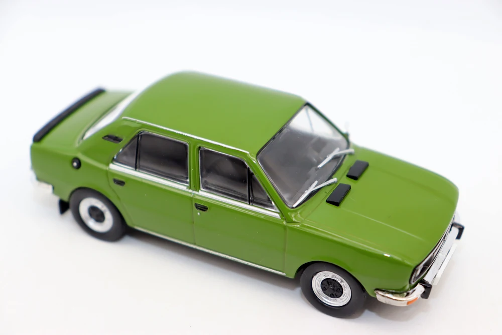 Baru Abrex 1:43 Skala Model Mobil SKOO-DA 120L 1982 Diecast Model Mobil untuk Koleksi Hadiah