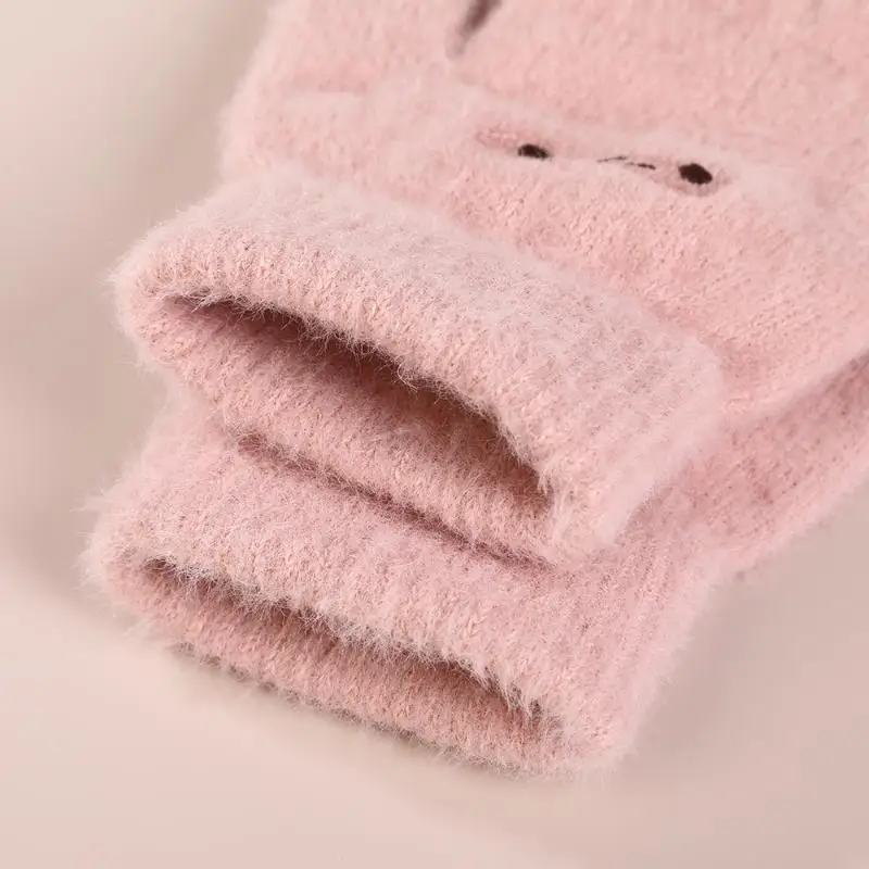 Stilvolle, dicke Winterhandschuhe für Damen aus Polyester, mit Fleece-Futter, gestrickt, mit separaten Fingern und Touchscreen-Kompatibilität. – Detail 8