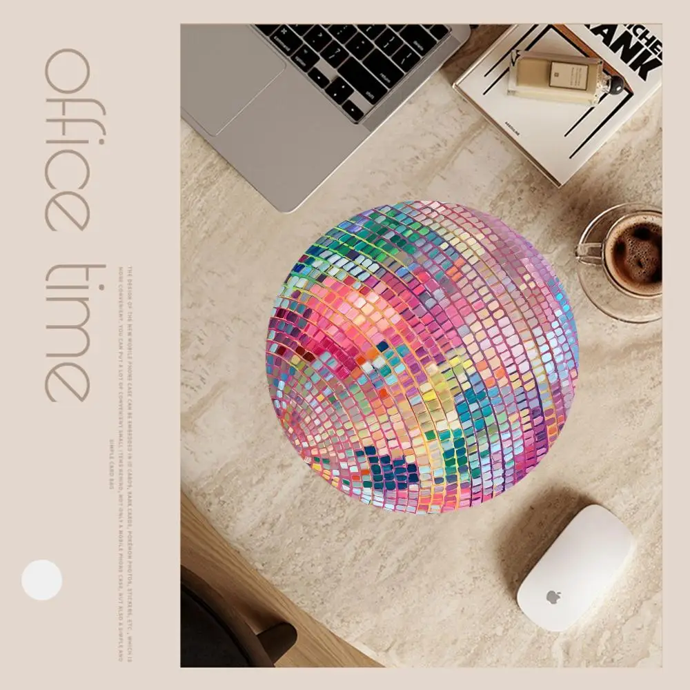 แผ่นรองเมาส์ดิสโก้บอลยางกลมสีชมพู - อุปกรณ์เสริมโต๊ะที่สวยงามสําหรับคอมพิวเตอร์แล็ปท็อปสํานักงาน - ของขวัญในอุดมคติสําหรับแฟนผู้หญิง