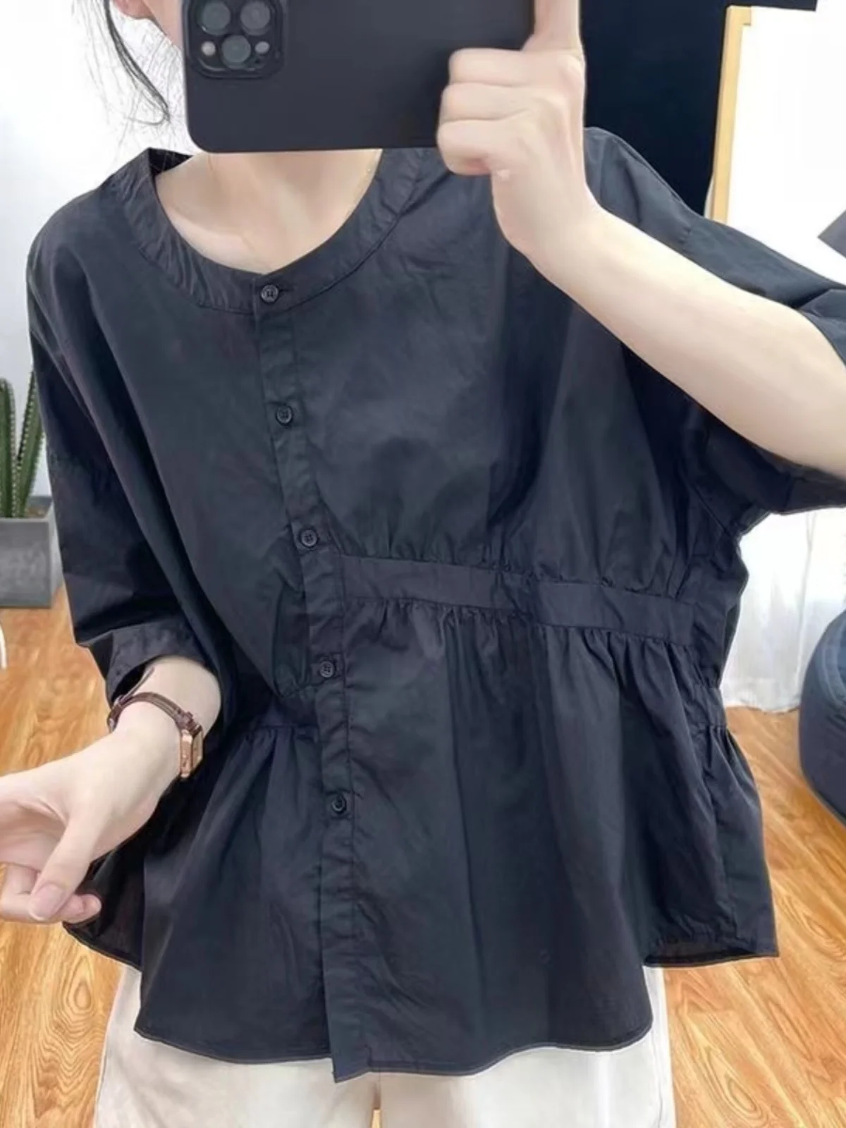 เสื้อผ้าผู้หญิงแฟชั่นดีไซน์ใหม่สไตล์เกาหลี รุ่นซัมเมอร์ ทรงหลวมแบบไม่สมมาตร จับจีบ ดีไซน์เก๋ ทันสมัย