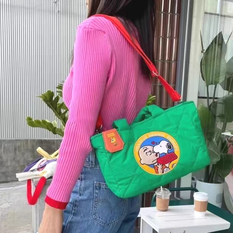 Bolso de mano con bordado de Snoopies de Anime para niñas, bolso de hombro de gran tamaño para exteriores, bolso de compras, accesorios de moda