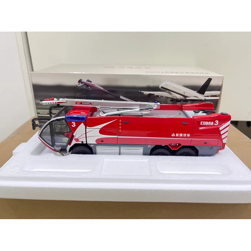Diecast escala 1:43 COBRA 3 aeropuerto espuma principal motor de bomberos aleación modelo de coche colección adornos de recuerdo regalo de exhibición