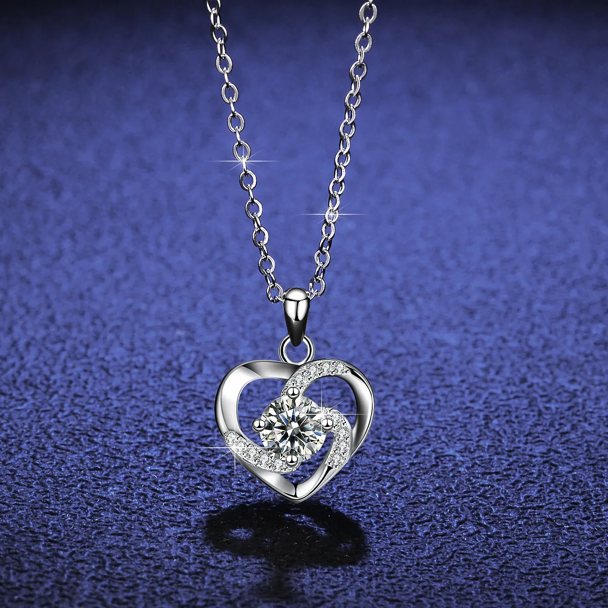 Lumira Elegant Heart-Shaped Pendant Platinum PT950 Jewelry 50-Point Moissanite Necklace Pendant for Women Charm Gifts