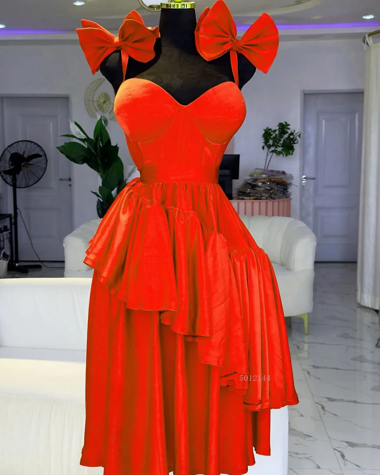 فستان طويل أنيق مع القوس السباغيتي حزام أصفر فاتح مثير حمالة ثوب مسائي أنيق للنساء بالجملة دروبشيبينغ