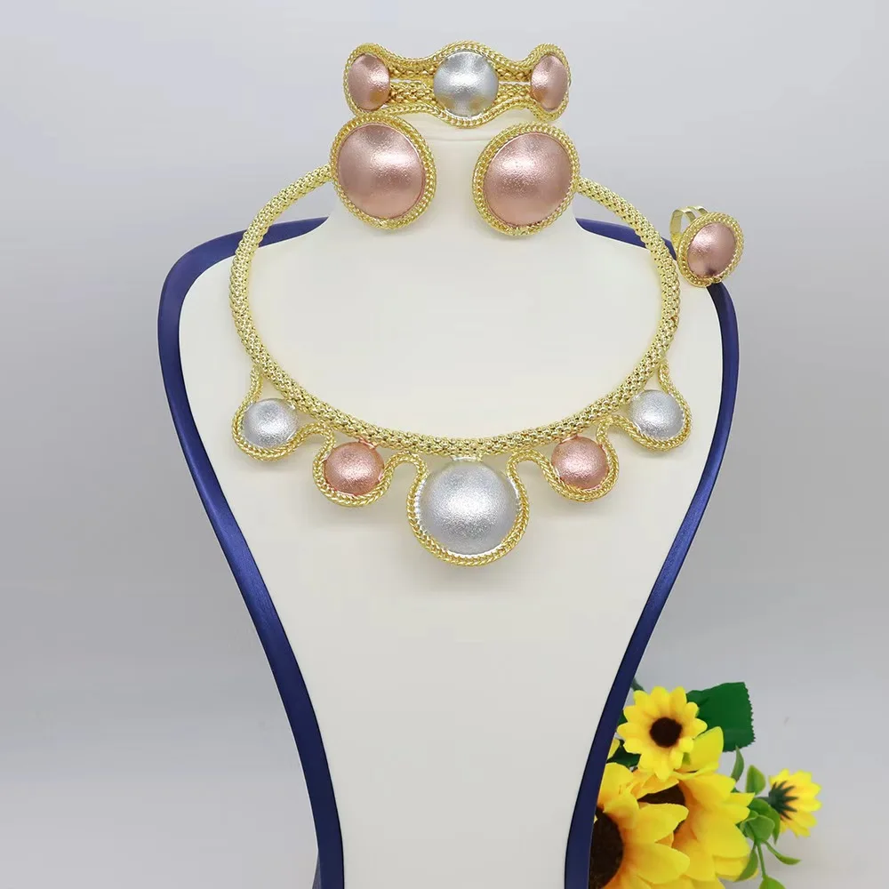 

2026 Charming Tricolor Round Shape Women's Jewelry Set Fashion Design 18k Gold Plated Necklace Bracelet Earring Ring Party Gift