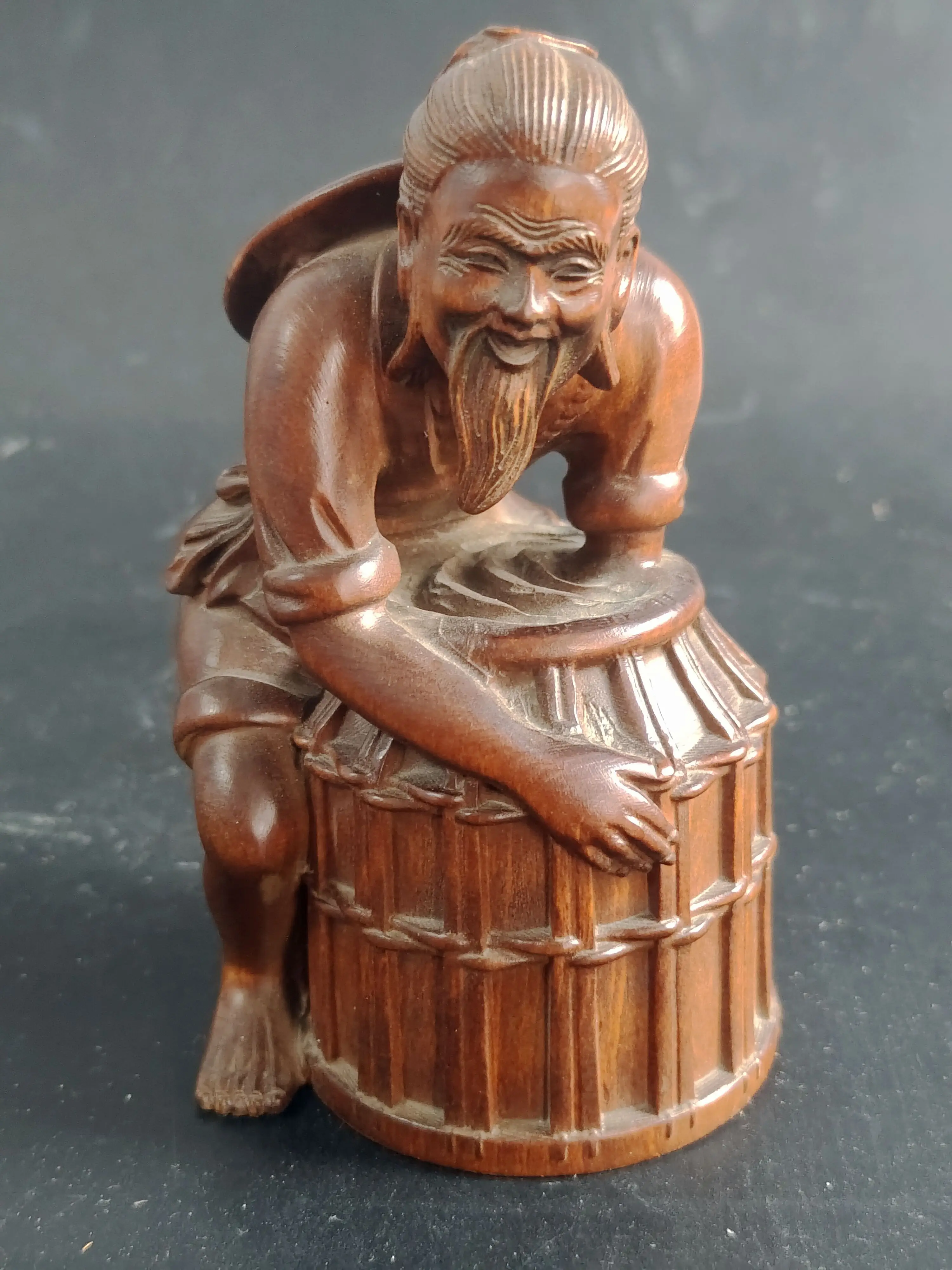 Figura de pescador japonés de madera de haya antigua tallada a mano, tamaño 4 pulgadas, estatua Netsuke coleccionable