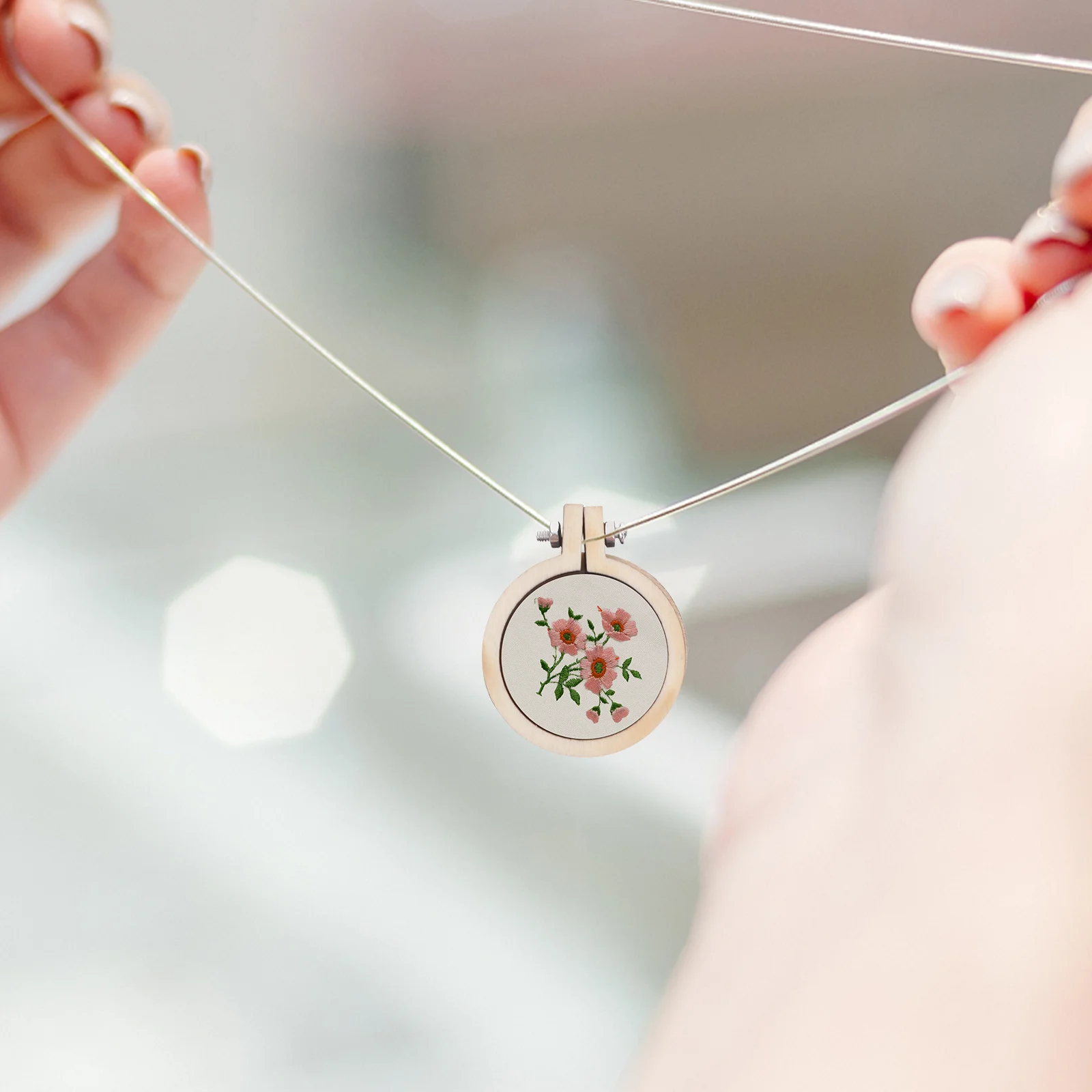 

10Pcs Mini Embroidery Hoop Small Round Wooden Adjustable Frame Circle for Portable DIY Cross Stitch Pendant Crafts Beige