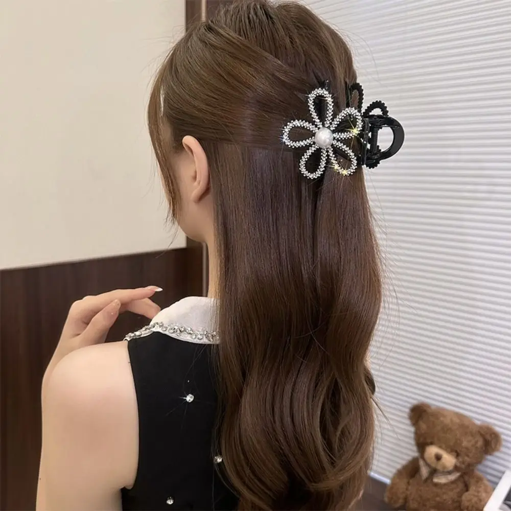 Exquisite Diamond Hollow Flower Hair Clip Hair Clamps Gorgeous Korean Fashion Hair Clip Hair Claw Women Girls