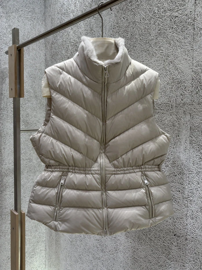 2026 Autumn/Winter Fashionable Short Women's Down Jacket with Small Fur Collar, Drawstring Waist, Warm White Duck Down Vest