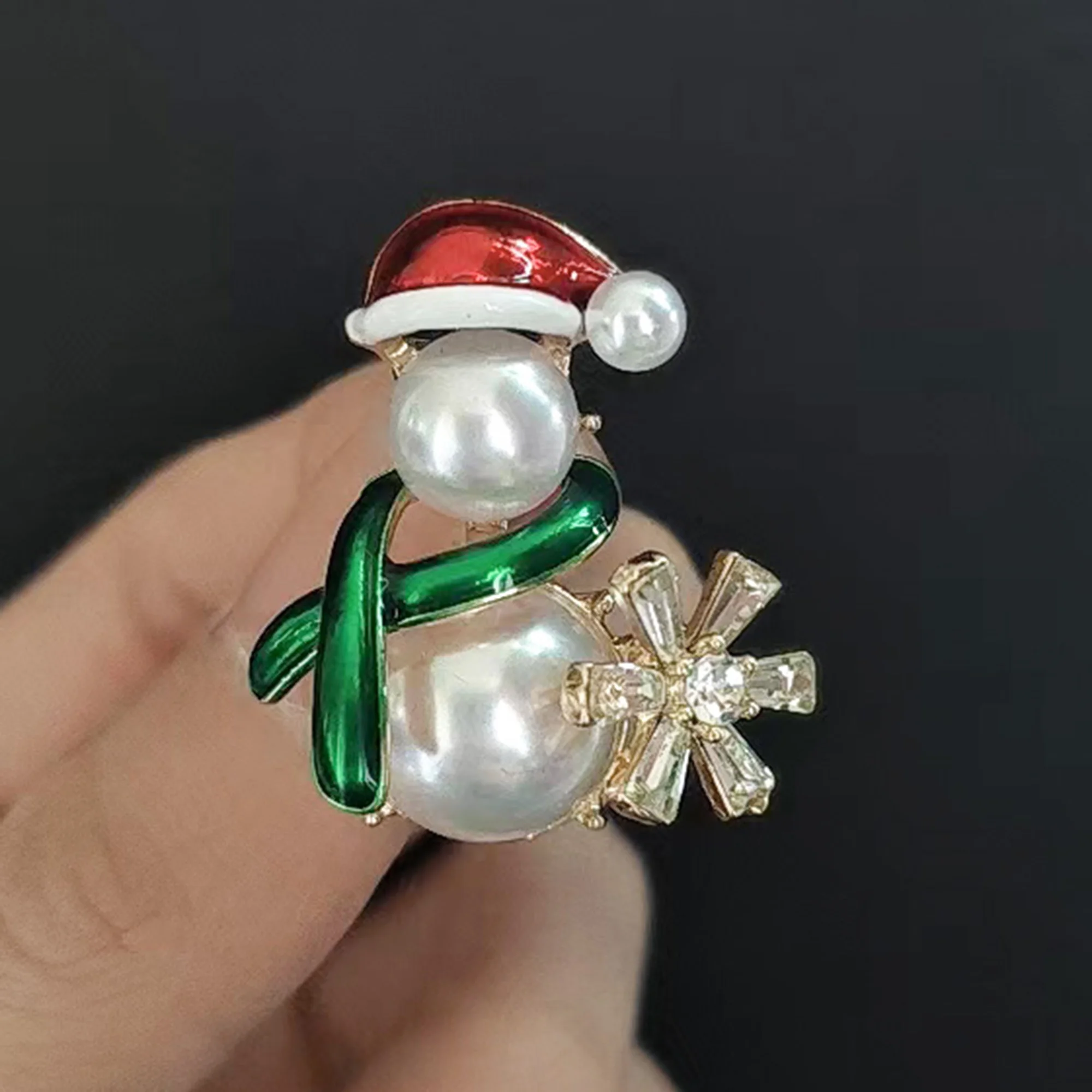 Christmas Classic Pearl Snowman Brooches for Women Rhinestone Decoration Pins Event Party New Year Gifts Jewelry Accessories
