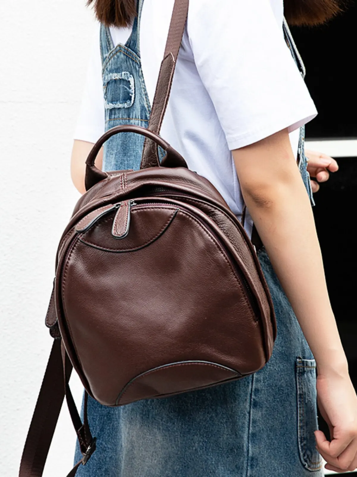 

Genuine Leather Small Backpack for Women 2026 New Fashion All-Match Commuter Casual Ladies Backpack Lightweight