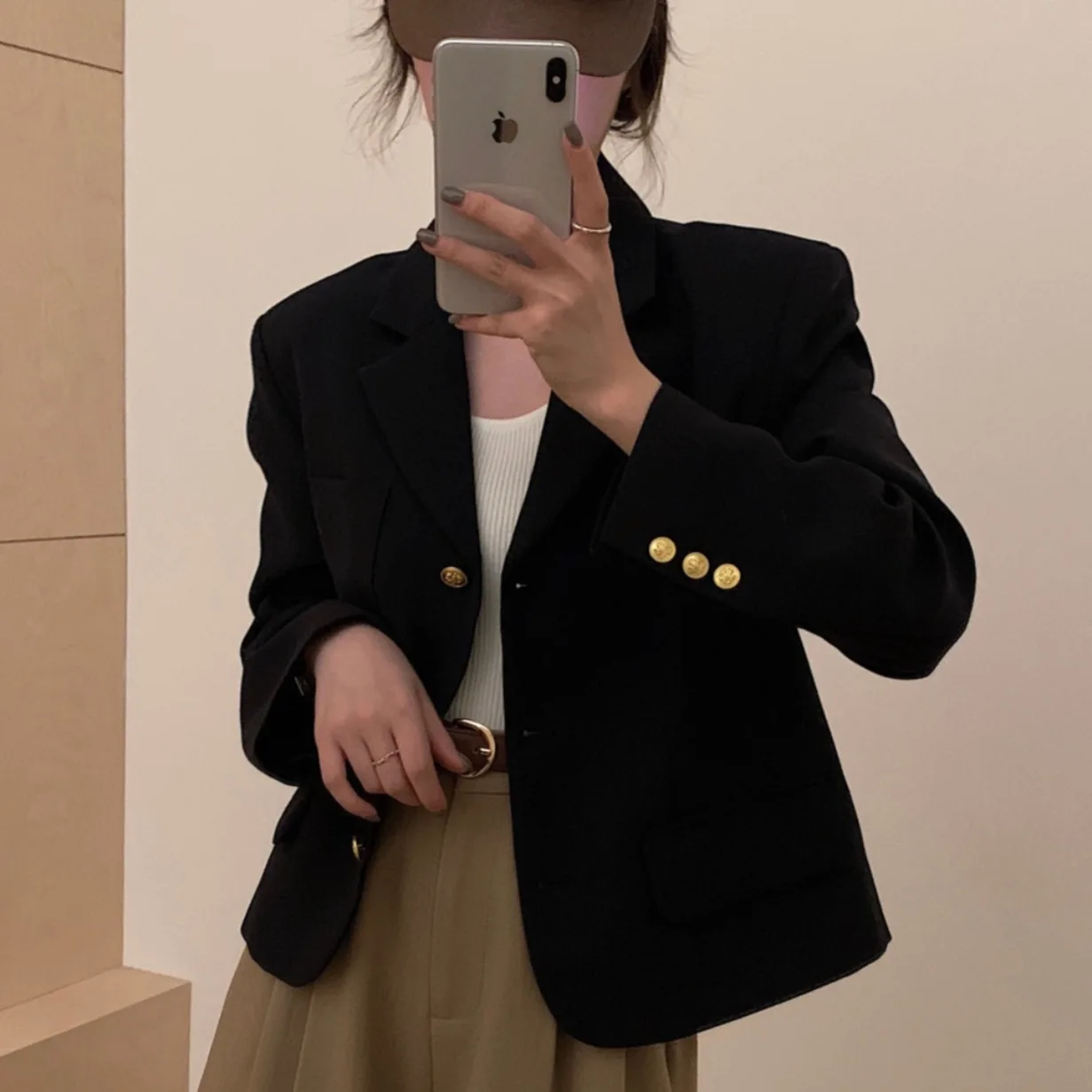 Women's Suit Jacket Loose Short Style Korean Fashion Design High Quality Single Row Metal Button Casual Short Top