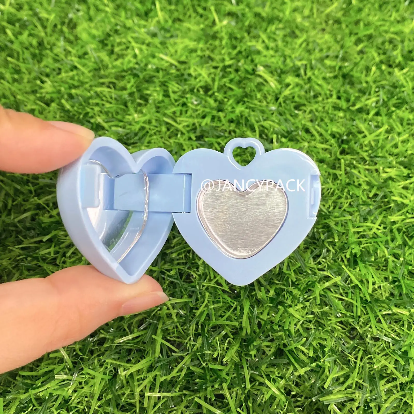0.4g Keychain Heart Shape Lip Balm Container with Mirror Lip Gloss Blush Makeup Lip Cream Makeup Compact Powder Eye Shadow Case