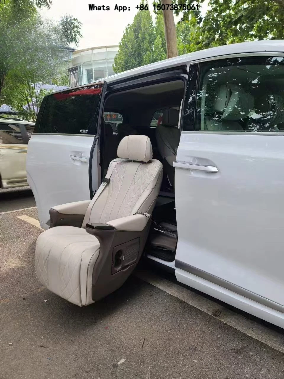Welfare Swivel Car Seat for Disabled People for Luxury Modified Vehicles