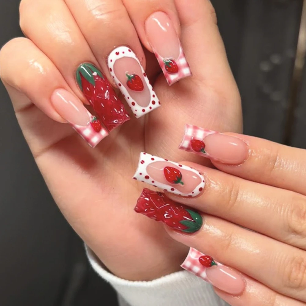 

3D Strawberry Pink Checkered French Wearable Nail Art Lovely Fruits Fake Nails Detachable Finished False Nails Press on Nails