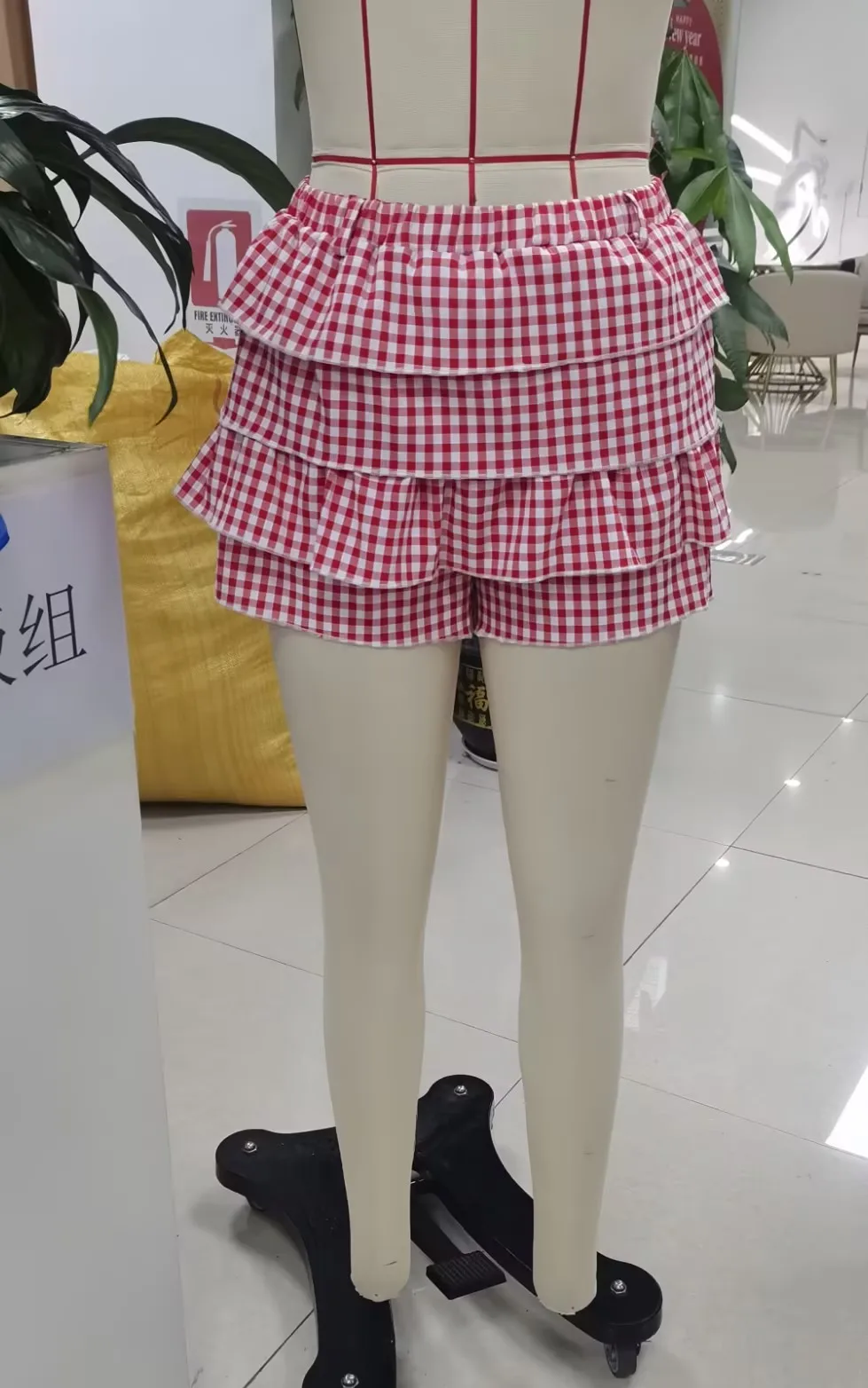 Women Summer Ruffled Shorts Plaid Tiered Layered Elastic Mid Rise Shorts