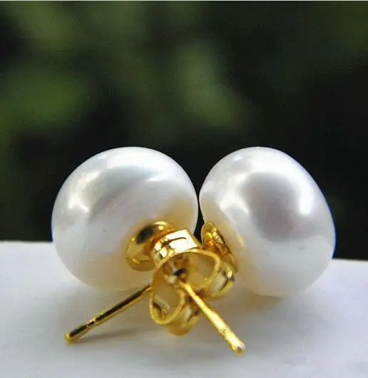 

14K gold 9-10mm cultured white freshwater pearl earrings